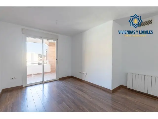Apartamento con Terraza, Garaje y Piscina en El Serrallo Granada