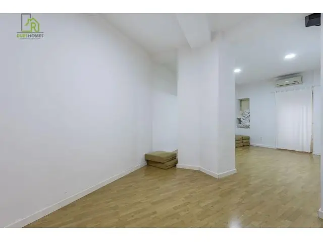 Piso amplio y luminoso en el centro de Granada