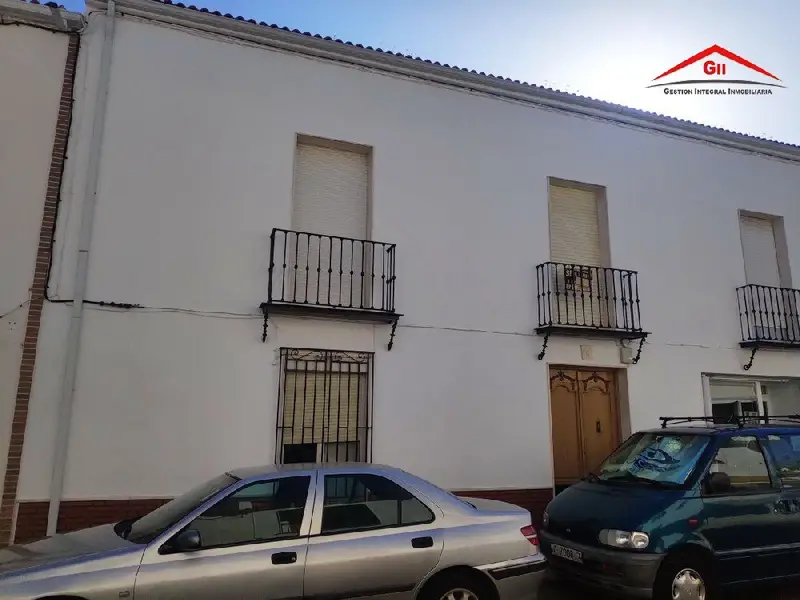Venta Casa con Terraza en Marmolejo 185m2