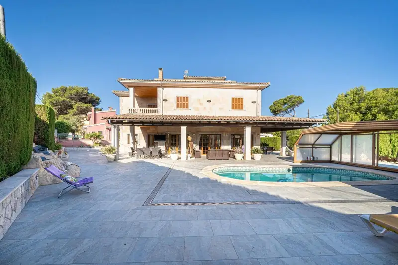 Villa de Lujo en Can Picafort 720m2 5 Dormitorios Piscina Cubierta