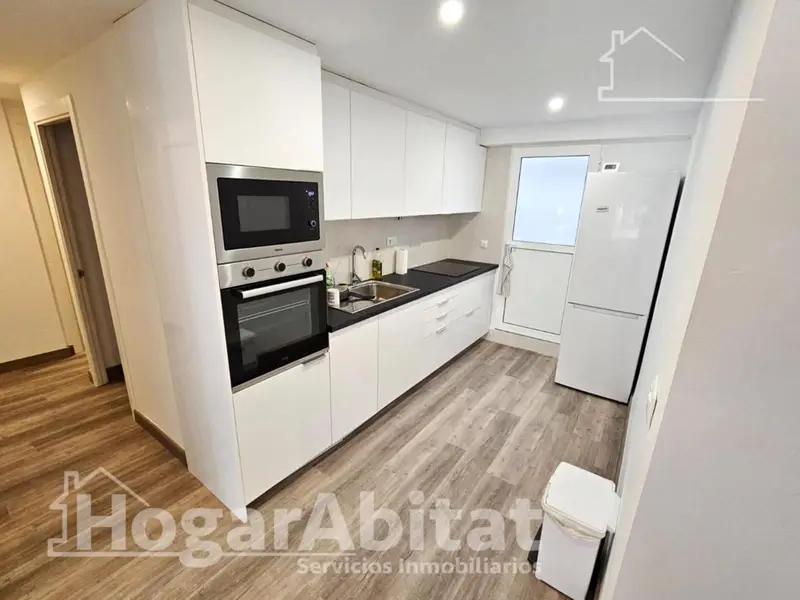 Piso en Venta Monte-Olivet Valencia 4 Dormitorios Reformado