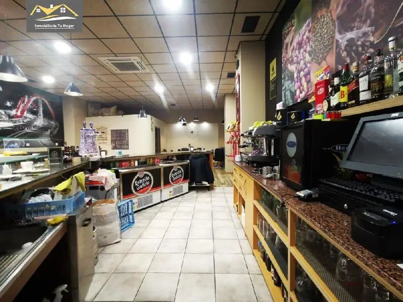Venta Cafetería Equipada con Terraza en Ourense - Junto a Juzgados