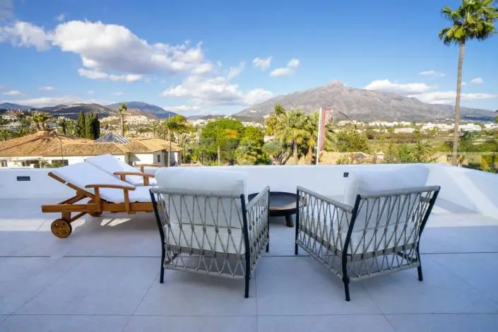 Villa de Lujo 5 Dormitorios en Venta Las Brisas Marbella