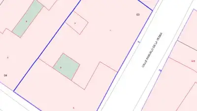 Finca con 2 Viviendas y 2 Locales Comerciales en Calle Pañuelo