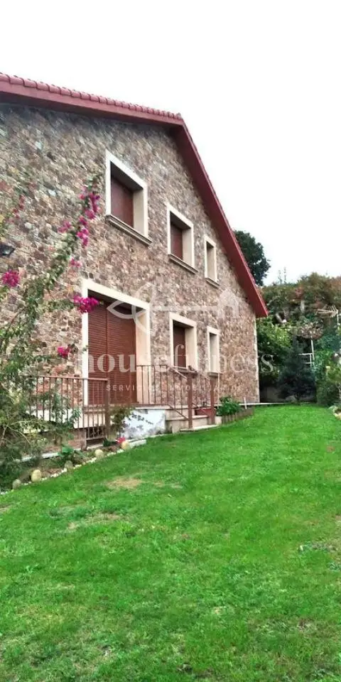 Chalet en Miño con Vistas al Mar