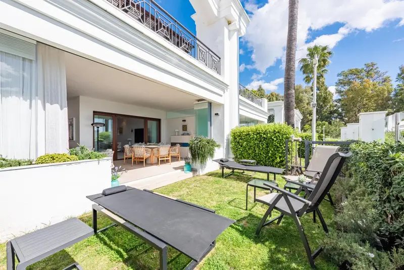 Apartamento en Primera Linea de Playa Doncella Beach Estepona