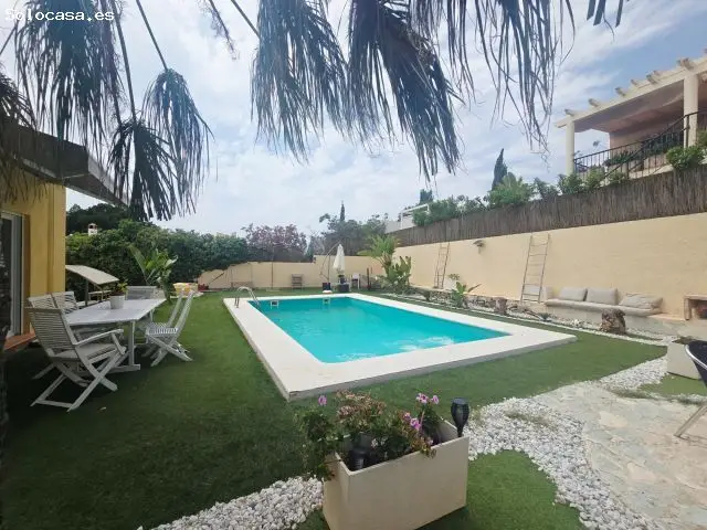 Chalet Independiente con Piscina, Sótano y Vistas