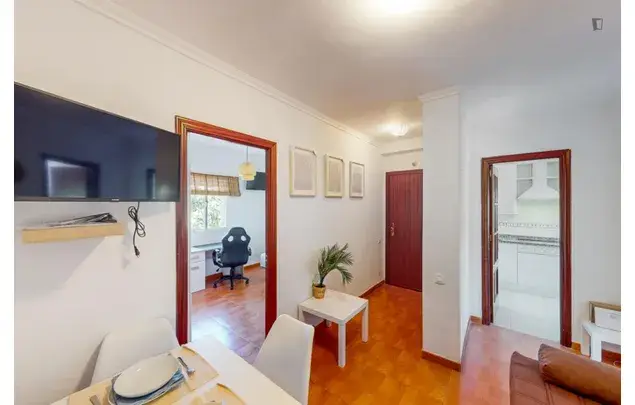 Rent 4 bedroom apartment in Jerez