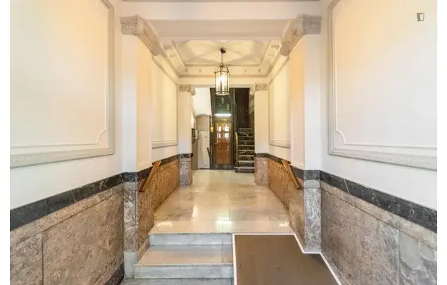 Apartamento 5 Dormitorios Barcelona Amueblado Recien Renovado Terraza
