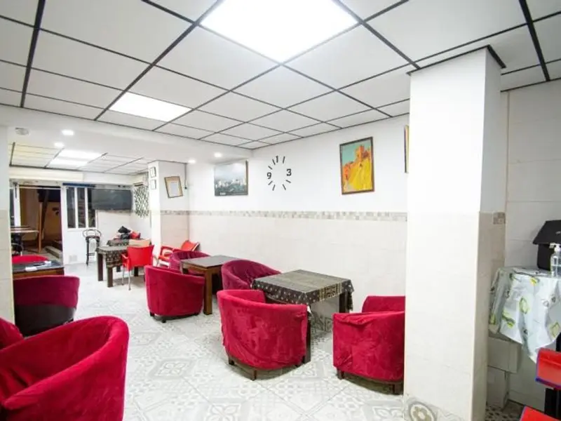 Local Comercial en Calle Real Almer					ía 72m2 Inversión