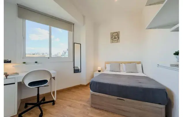 Habitaci
ón 110m
² L'Hospitalet de Llobregat Estancia Media Larga