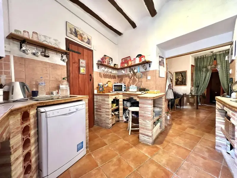 Casa en venta El Palomar Valencia 274m2 3 plantas renovada