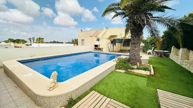 2 Dormitorios Adosado con Piscina Privada en Los Balcones Orihuela