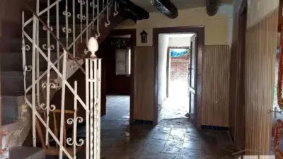 Chalet en venta en Remolinos: 3 dormitorios, jardín, reforma integral