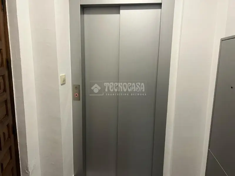 Casa en Venta en Jaen 6 Dormitorios Gran Terraza Ideal Familias e Inversores