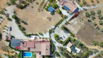 Casa Rustica Riogordo: Finca con Dos Cortijos, Piscina y Autosuficiencia