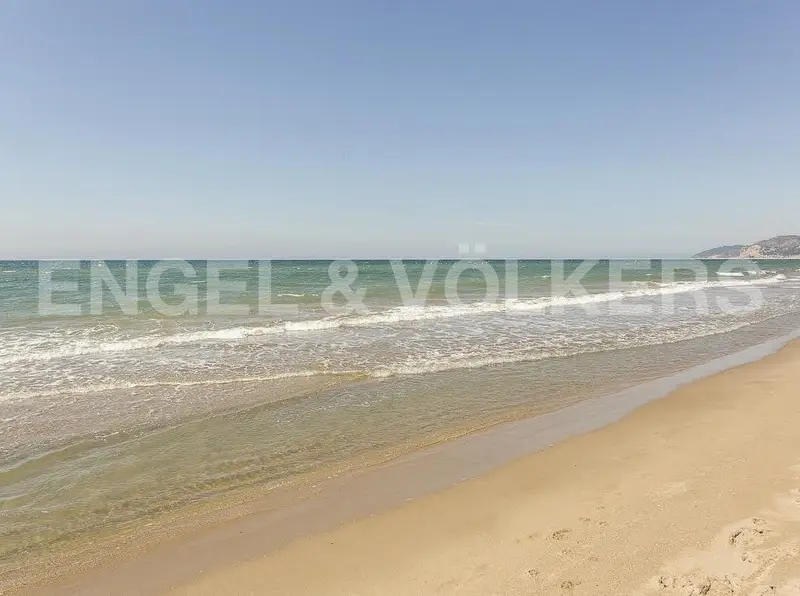 Solar en Bellamar Castelldefels para construir casa de lujo