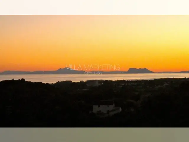 Terreno con Vistas al Mar en Estepona