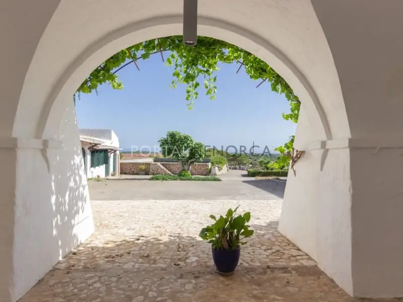 Finca Rustica con Fabrica y Mansion cerca Son Bou Menorca