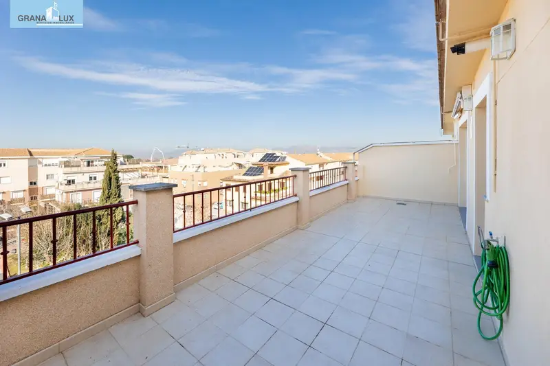 Venta Ático de Lujo en Churriana de la Vega con Vistas