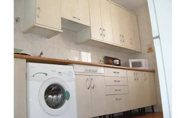 Habitaci	ón 180m	² Madrid Calle Toledo Alquiler Estancia Media Larga