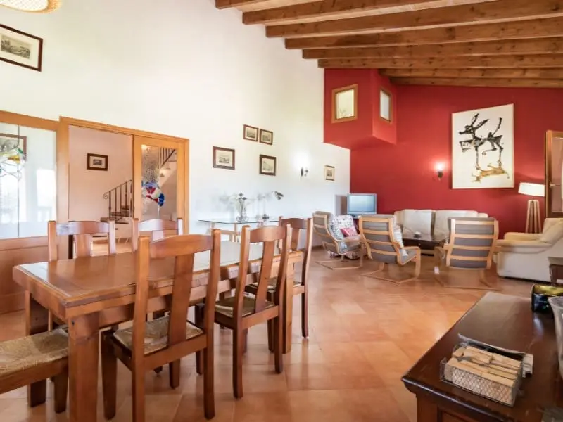 Chalet con Piscina en Cala Bona 5 Dormitorios Permiso Alquiler Vacacional