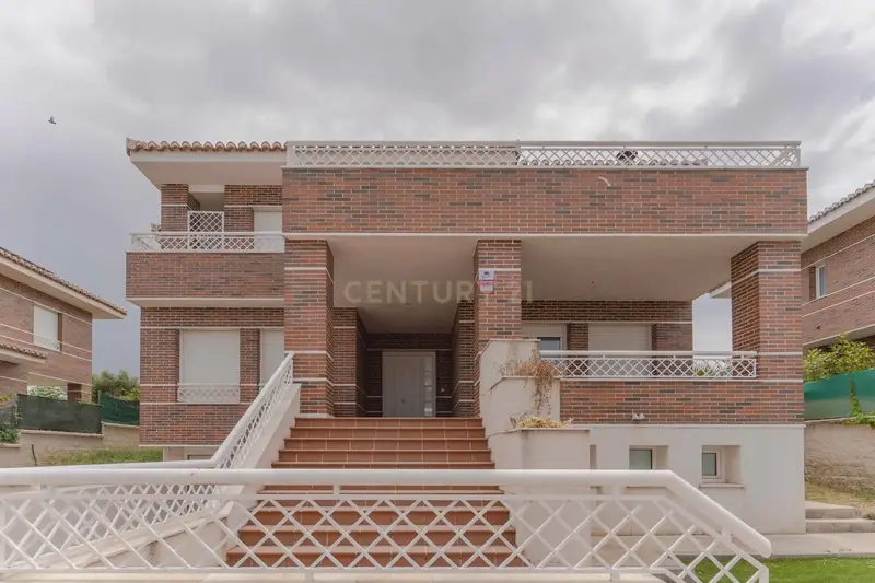 Chalet de Lujo en Altos de la Zubia Granada