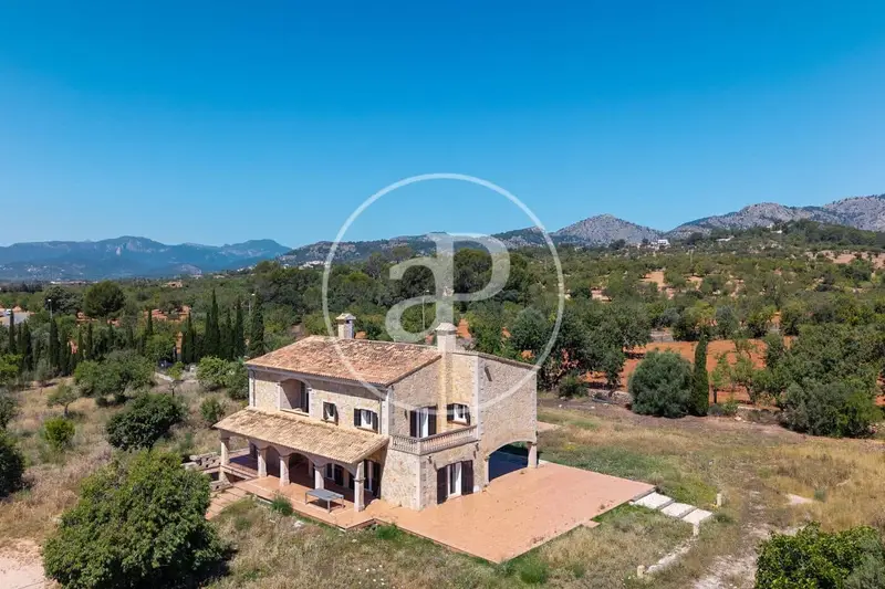 Chalet en venta en Bunyola Mallorca con vistas a la Sierra de Tramuntana