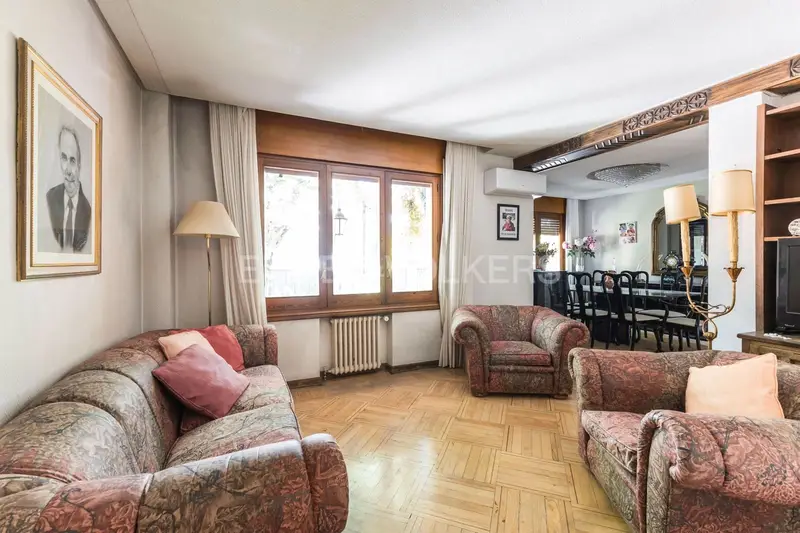 Chalet en venta Madrid 556m2 8 habitaciones 6 baños Reforma