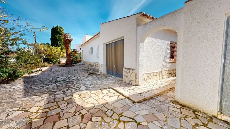 Chalet en venta en El Campello, Alicante