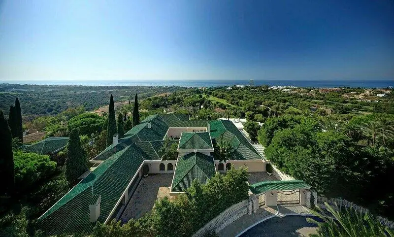 Villa de Lujo en Rio Real 8100m2 Jardin 2 Piscinas