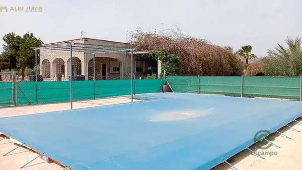 Chalet con Piscina en Crevillente 10300m2