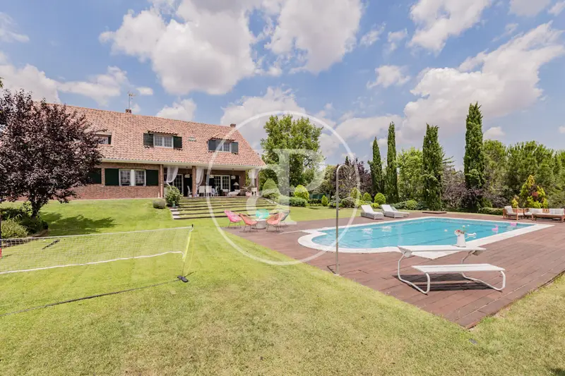 Chalet en Ciudalcampo con Piscina y Jardin