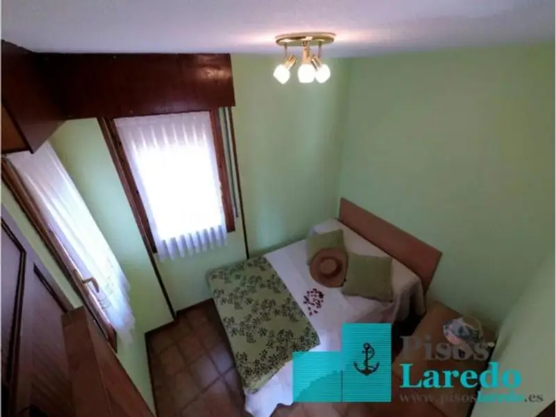 Apartamento en Laredo con Terraza y Trastero Incluido