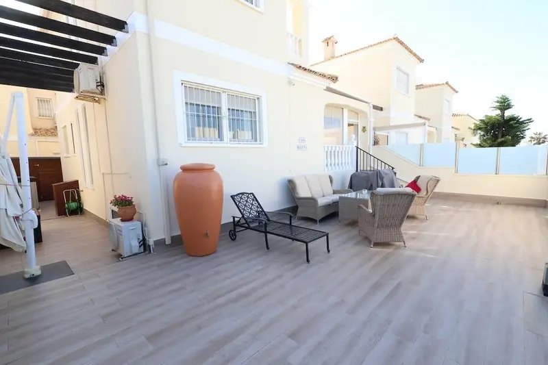 Villa en Cabo Roig 4 Dorm 2 Baños Piscina Comunitaria