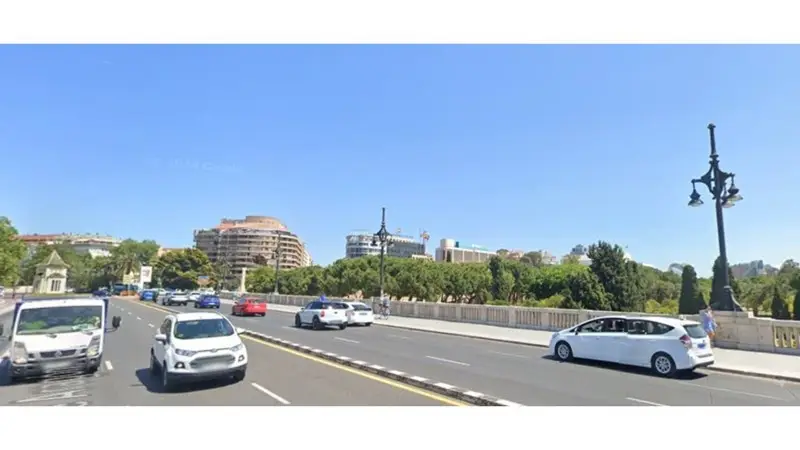 Piso 4 Dormitorios 2 Baños Zona Aragon Valencia