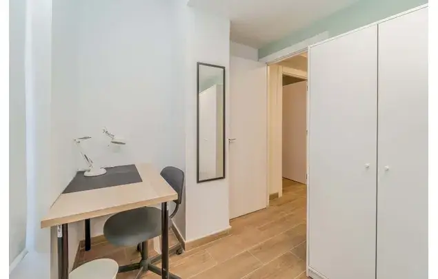 Rent a room of 98 m² in Valladolid