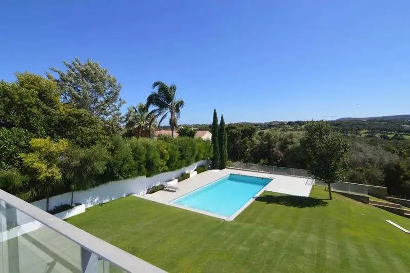 Villa Moderna en Sotogrande 5 Dormitorios Piscina Cerca de Golf y Playas