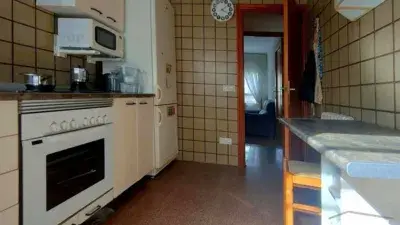 Chalet en Venta en Alagón - 4 Dormitorios, Jardín y Garaje