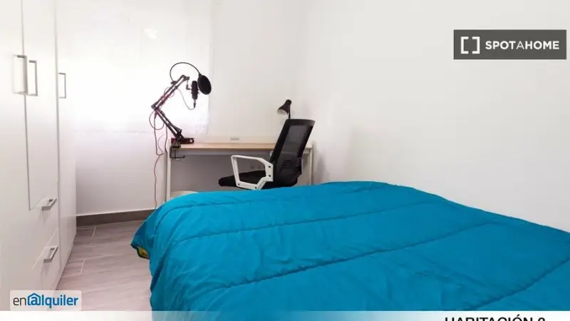 Habitacion en piso compartido Nervion Sevilla