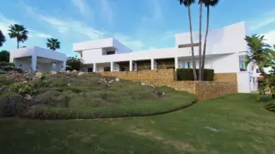 Villa de Lujo en Sotogrande con Vistas al Mar