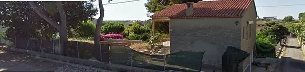Chalet en Almazora con terreno de 042ha para reformar