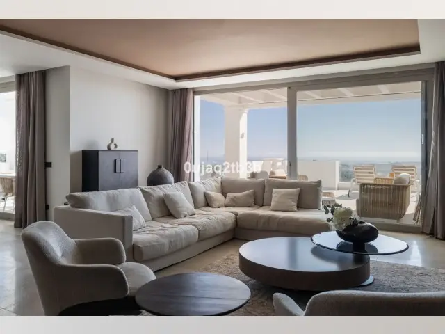 Apartamento de Lujo en Nueva Andalucia 2 Dormitorios Vistas Panoramicas