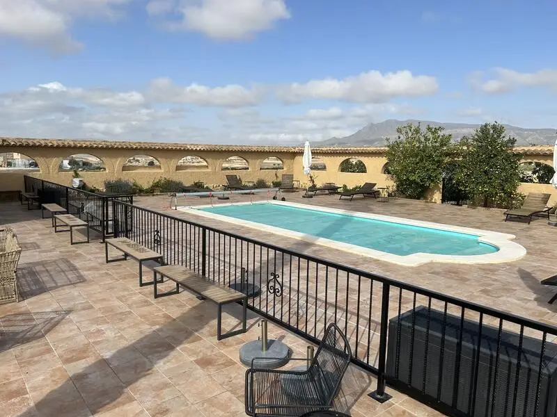 Hacienda de Lujo con 10 Habitaciones en Venta Ideal para Alquiler
