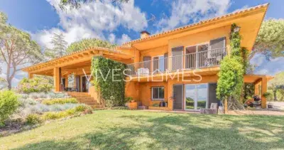 Chalet en Venta en Sant Vicenç de Montalt con Vistas al Mar
