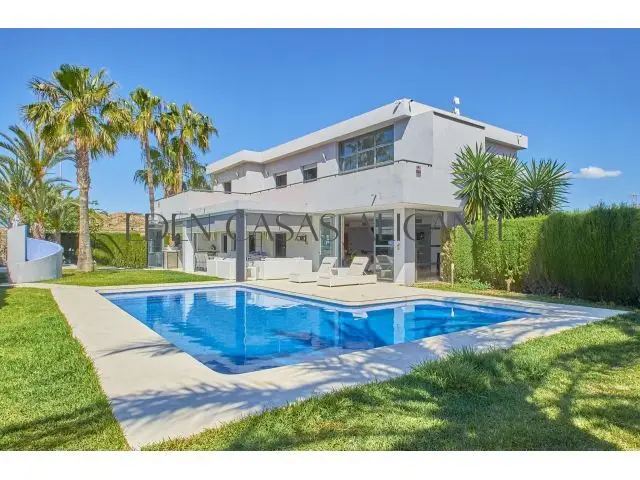 Chalet Moderno 4 Dormitorios Rio Park Mutxamel 384m2