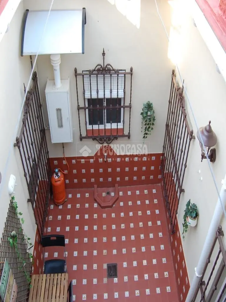 Casa en Venta en Pilas 4 Dormitorios 2 Baños Garaje Patio Azotea