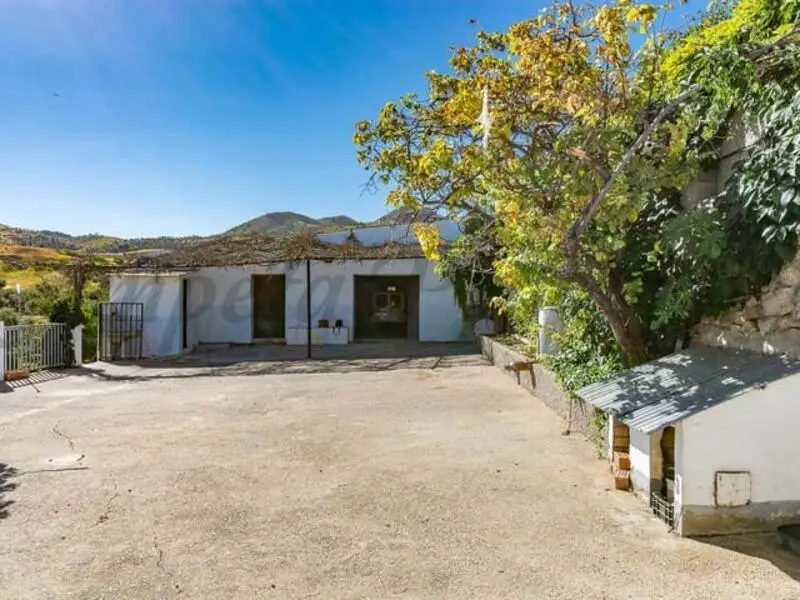 Parcela Rustica con Piscina cerca Caminito del Rey Ardales Malaga