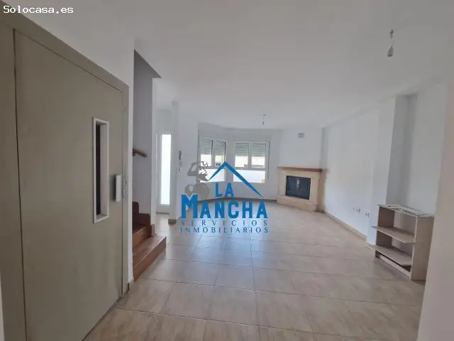 Adosado de Lujo en La Gineta 350m2 4 Plantas