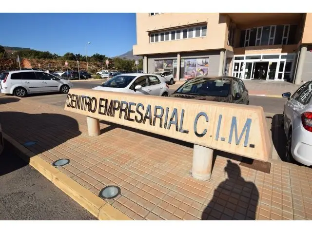 Oficina en Centro Empresarial CIM